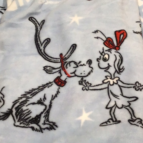 Grinch light blue Holiday throw blanket size 50x70. Has Cindy Lou, Max Grinch - Picture 1 of 3
